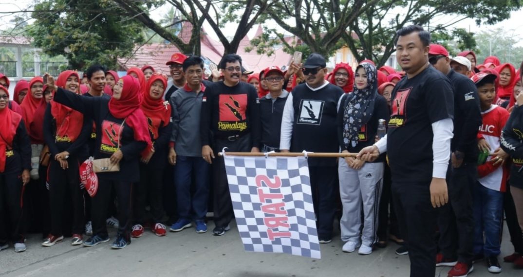 Bupati Darmasyara Ikuti Jalan Santai HUT PGRI ke 74 Bersempena HGN