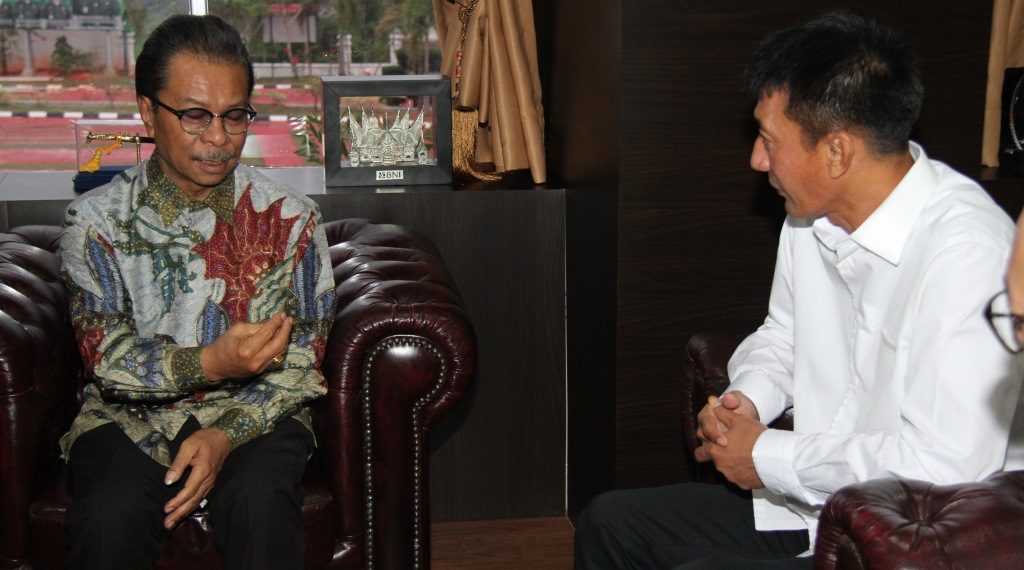 Ketua DPRD kepri Jumaga Nadeak dan Sejumlah Anggota Kunjungi Kajati Kepr