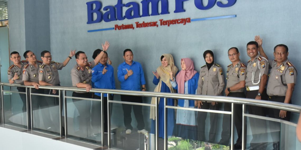 Kapolda Kepri Kunjungi Kantor Media Cetak