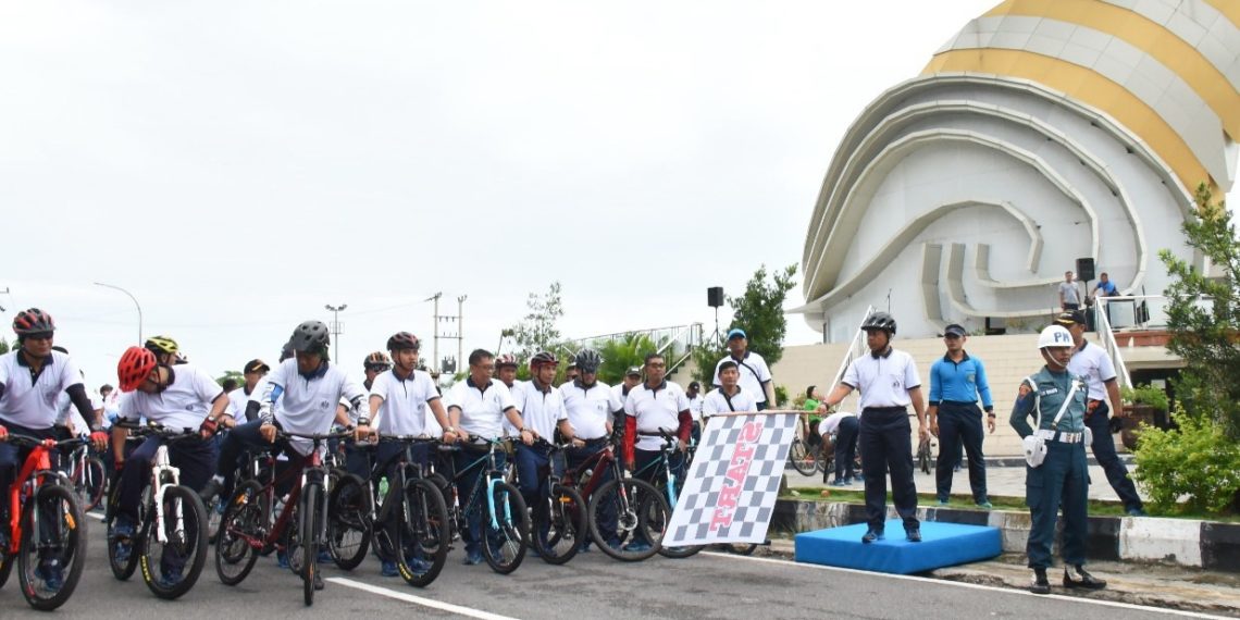 Fun Bike TNI AL Ditanjunpinang Dilepas oleh Komandan Lantamal IV