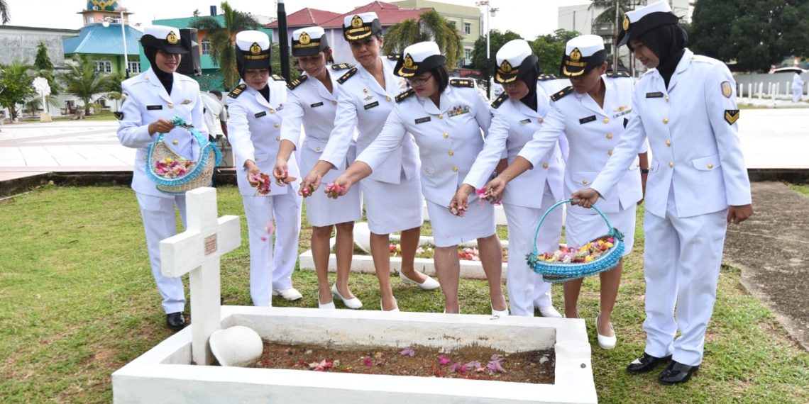 Gabungan Kowal Tanjungpinang Ziarah Ke Makam Pahlawan