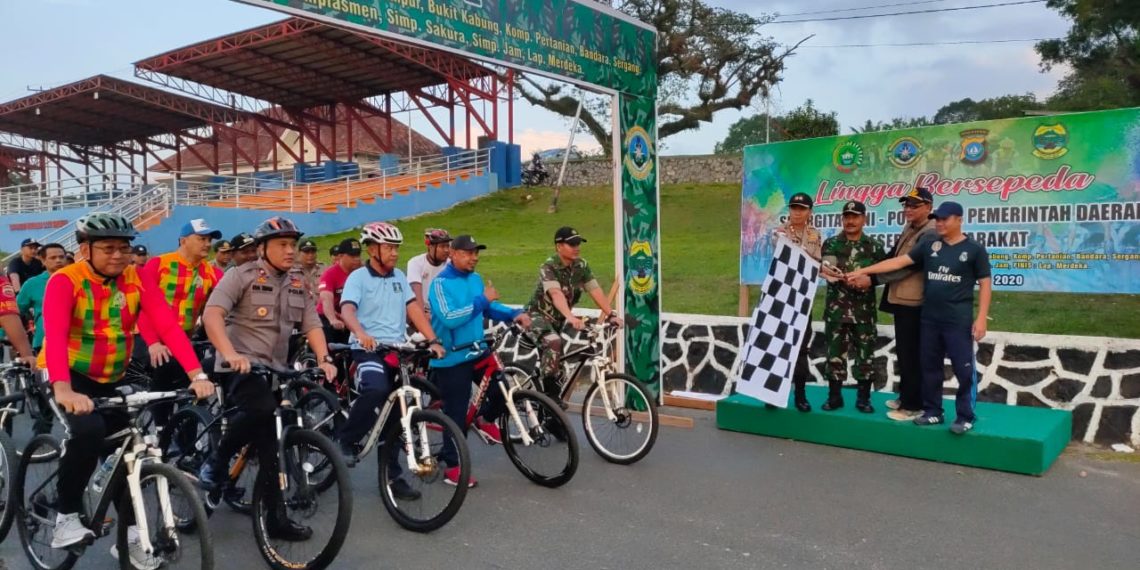 Lingga Bersepeda Sinergitas TNI Polri Serta Masyarakat