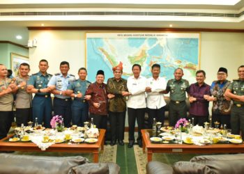 Danlantamal IV Sambut Kedatangan Menteri Aagama RI di Batam