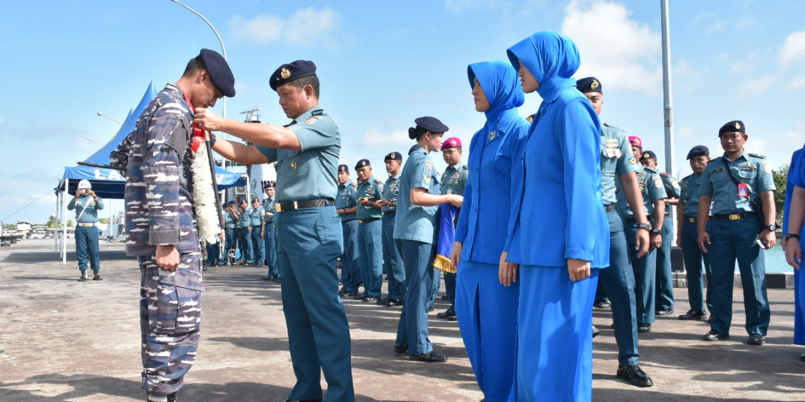 Kedatangan KRI Bubara 868 Disambut Oleh Danlatamal IV di Dermaga TNI AL Tg. Uban