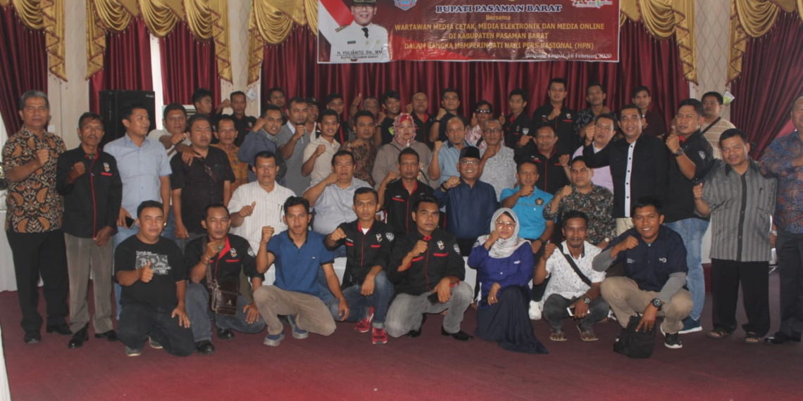 Bupati Pasbar Ajak Insan PERS Bangun Nagari