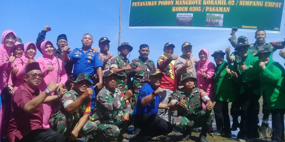 Jajaran Polres dan TNI AD Pasbar Bersama Pemkab Gelar Penanaman Pohon