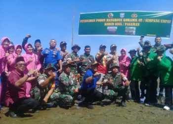 Jajaran Polres dan TNI AD Pasbar Bersama Pemkab Gelar Penanaman Pohon