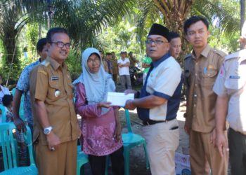 Bupati Pasbar kunjungi korban kebakaran di Padang Durian Hijau