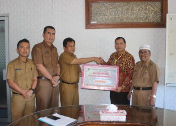 Dinas Pangan SumbarBantu Masyarakat Desa Baru 3,8 Ton Beras