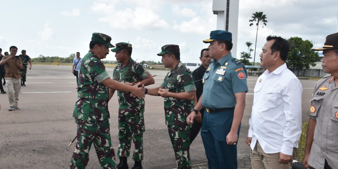 Danlantamal IV Sambut Sambut Kedatangan Panglima TNI dan Menteri PUPR di Batam