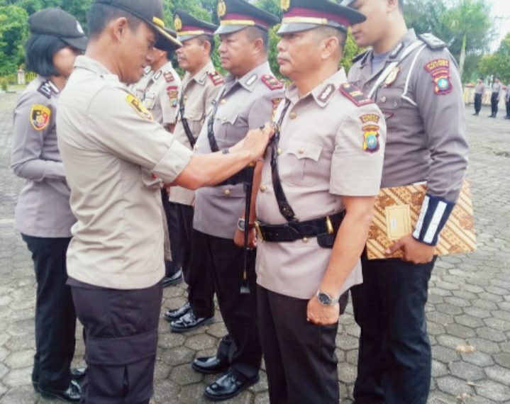 AKBP Ike Krisnadian Pimpinan Upacara Sertirjab Pejabat Di lingkungan Polres Natuna