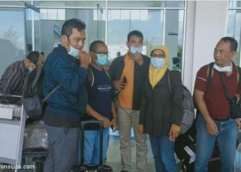 Cegah Corona, Penumpang Pesawat Bandara Raden Sadjad Diperiksa