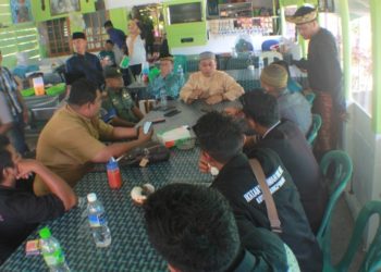 Arakan Panjang Peserta Pawai Taqruf MTQ Kabupaten Lingga Warnai Senayang