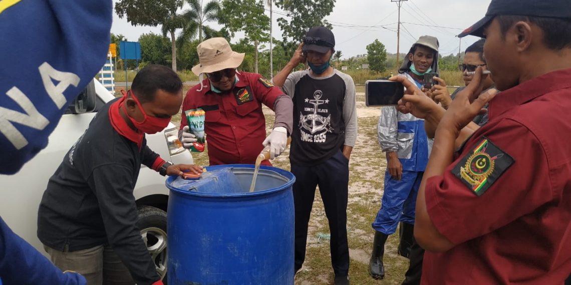 Himalaya Bintan Ambil Bagian Penyemprotan Desinfektan Dikelurahan Deilekop