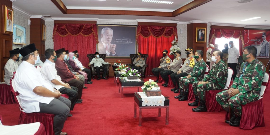 Awal kunjungan Kapolda Kepri Ke kantor Gubernur disambut Baik FKPD