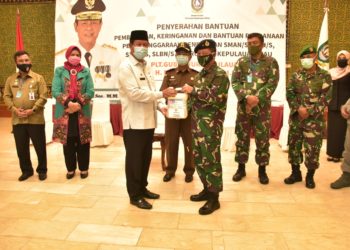 Danlantamal IV Serahkan Bantuan APD Dari Temasek Foundatianal Singapura Kepada Plt.Gubernur Kepri