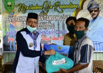 Bupati Natuna Terus Membagikan Paket Sembako Kepada Warganya