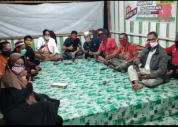 Ketua PWI Darmasraya Bersilaturahmi Bersama Relawan Covid-19 Nagari