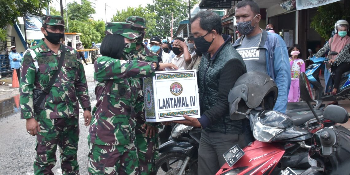 Lantamal IV Peduli Masyarakat Kurang Mampu dan Terdampak Covid-19