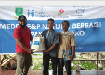 SKK MIGAS – MEDCO E&P Salurkan Sembako Untuk Masyakarat Miskin di Natuna