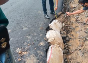 Proyek Bernilai Miliaran Terkesan Pengerjaanya Asal Jadi