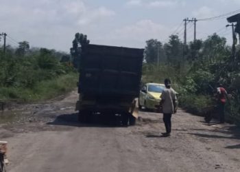 Jalan Lintas Sumbar Rusak Parah Akibat Kurang Diperhatian