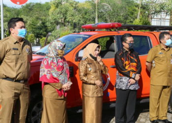 Plt. Walikota Tanjungpinang Lepas Pekerja Asal Sambas, Kembali ke Kampung Halamannya