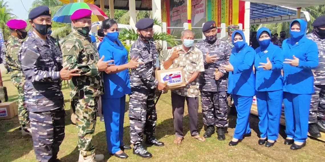 Kasal Resmi Menjadi Warga Kehormatan Korps Marinir