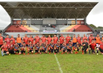 Danlantamal IV Gelar Pertandingan Sepak Bola Tim TNI/Polri Lawan Para Aawak Media