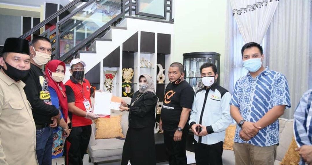 Petugas Coklit KPU Tanjungpinang Datangi Rumah Plt. Wali Kota Rahma di Perum Kencana III