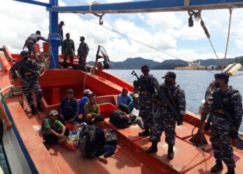 Curi Ikan: Kapal Viatnam di Perairan Indonesia Takberkutik Ditangkap KRI Bung Tomo 357
