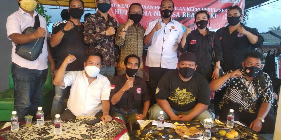 Hut ke 3 Media Nuansa Realita.com Bagikan Sejumlah Warga paket Semabako