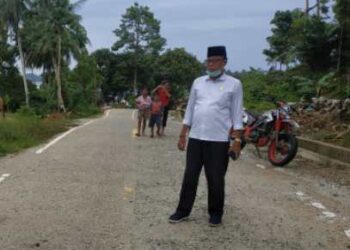 DPDD Natuna Tinjau Proyek Pembangunan Jalan Di Serasan