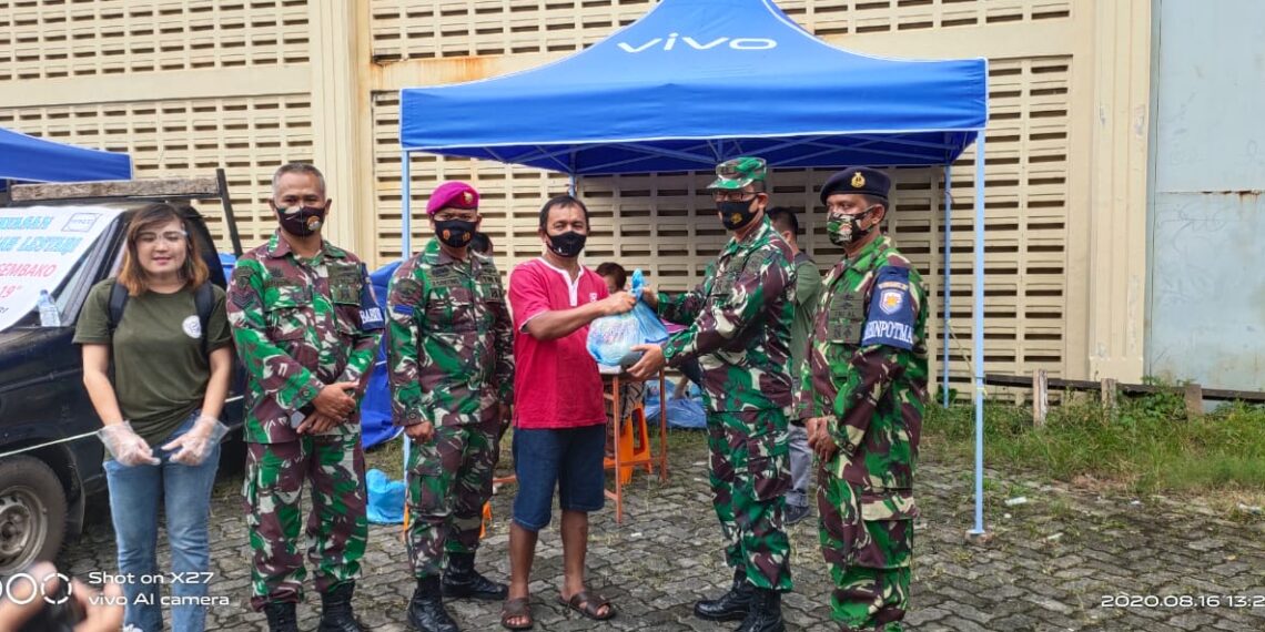 Peduli Covid-19 Lantamal IV Dampingi Pendistribusian Sembako