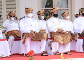 Danlantamal IV Beserta Ketua Korcab IV Dja I Hadiri Upacara Hut ke18 Provinsi Kepri