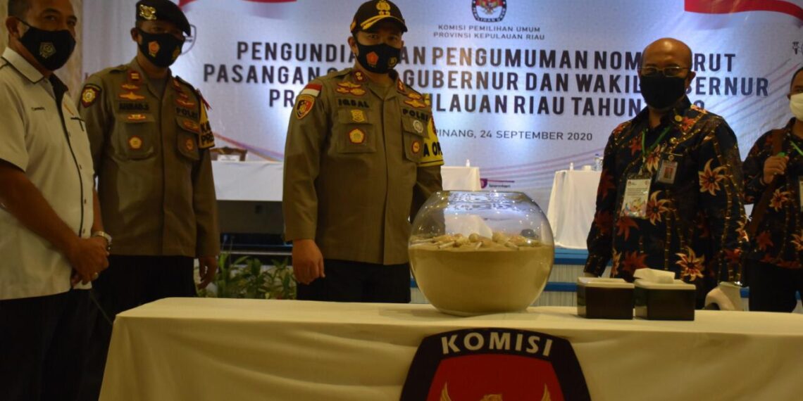 Polres Tanjungpinang Beserta TIM Amankan Pencabutan Undi No Urut Paslon Cagub Kepri