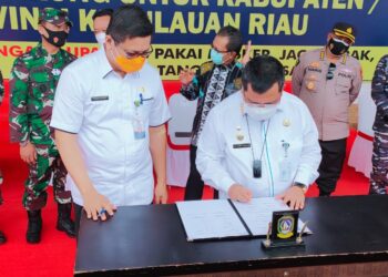 Aspotmar Danlantamal IV Hadiri Penyerahan Vaksin Covid-19