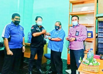 13 Anggota Muda PWI Natuna Menerima KTA