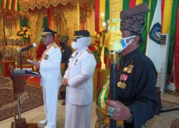 Kembalinya Ansar/Marlin Setelah Dilantik Presiden Menjadi Gubernur dan Wakil Gubernur Kepri LAM Gelar Tepung Tawar