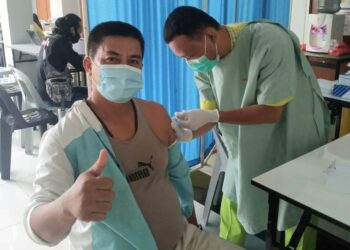 Upaya Memutus Mata Rantai Penyebaran Covid-19, Pengurus SMSI Kota Batam Divaksin