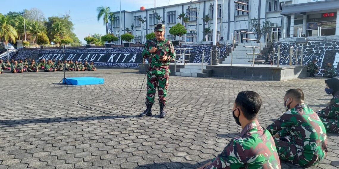 Segenap Prajurit & PNS Lantamal IV Terima Sosialisasi  Buku Saku ZI Menuju WBK dan WBBM