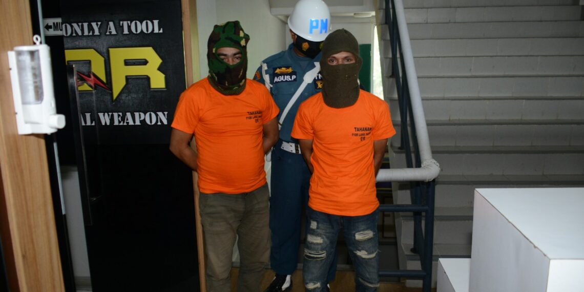 Tim  F1QR  Lanal Batam Ringkus Penyelundup Sabu-Sabu Seberat 4 KG