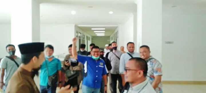 Puluhan Wartawan Natuna Serbu Ruangan Sekda Natuna?