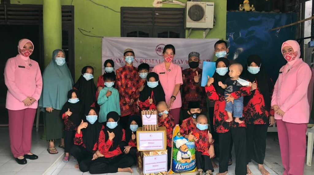 Peringati HUT ke-41, YKB Cabang Kota Barelang, Beri Tali Asih ke Panti Jompo dan Asuhan