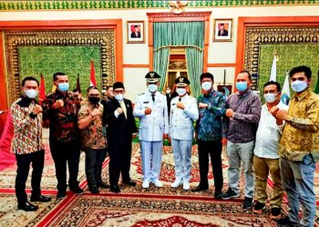 Pimpinan dan Anggota DPRD Sambut Kedatangan Pertama Bupati Natuna