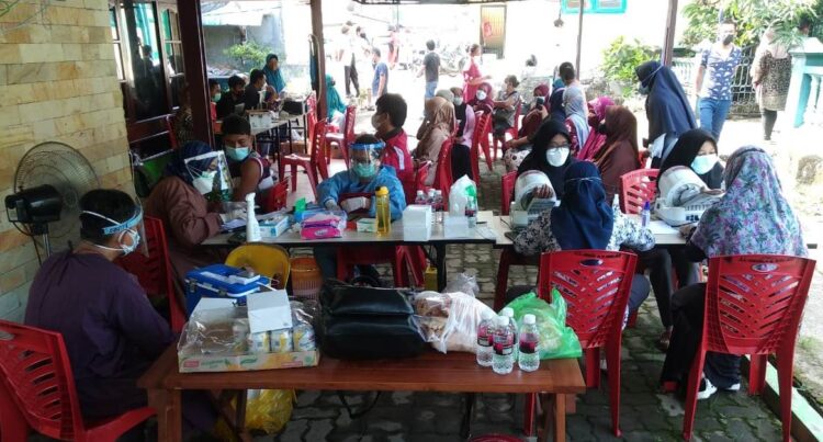 Empat RT, Warga RW 8 Kelurahan Tanjung Unggat Tuntas Disuntikan vaksin