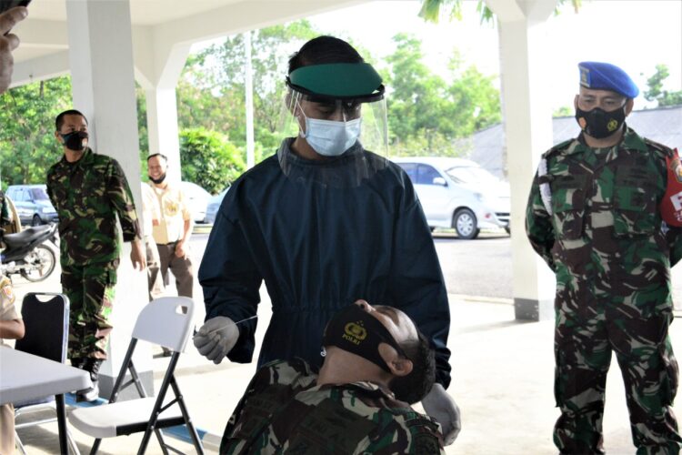 Cegah Secara Dini Penyebaran Covid-19, Segenap Prajurit dan PNS Lantamal IV Laksanakan Rapid Swab Antigen