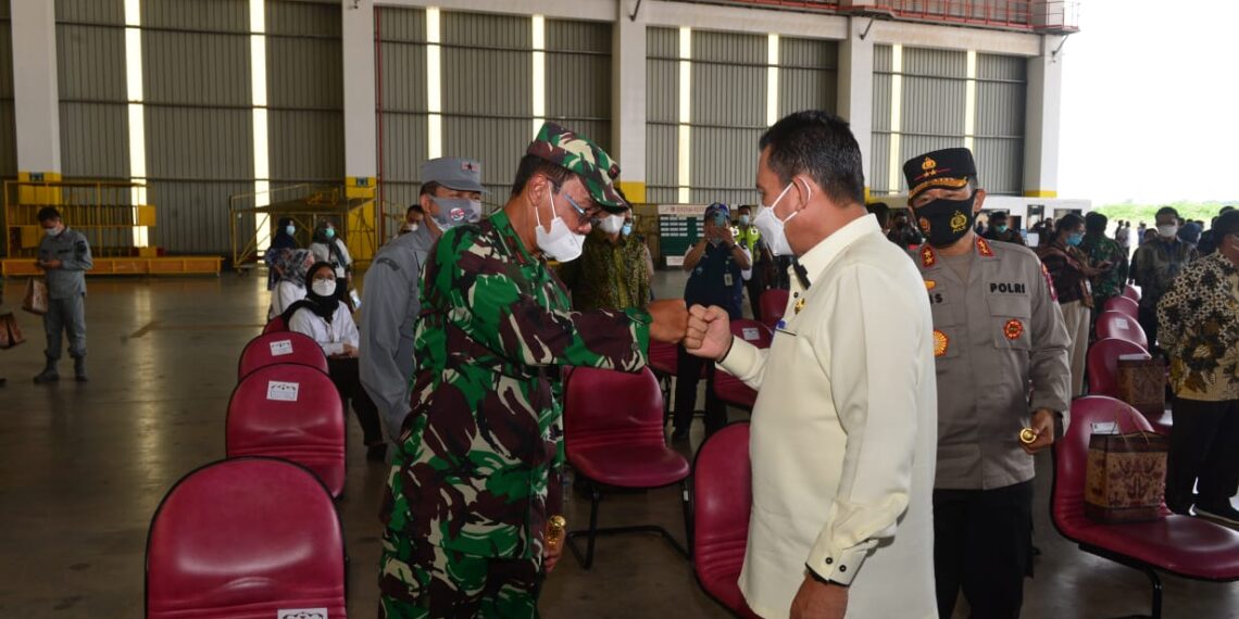Danlantamal IV Sambut Kedatangan Meko Perekonomian RI di Bandara Hangnadim Batam