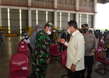 Danlantamal IV Sambut Kedatangan Meko Perekonomian RI di Bandara Hangnadim Batam