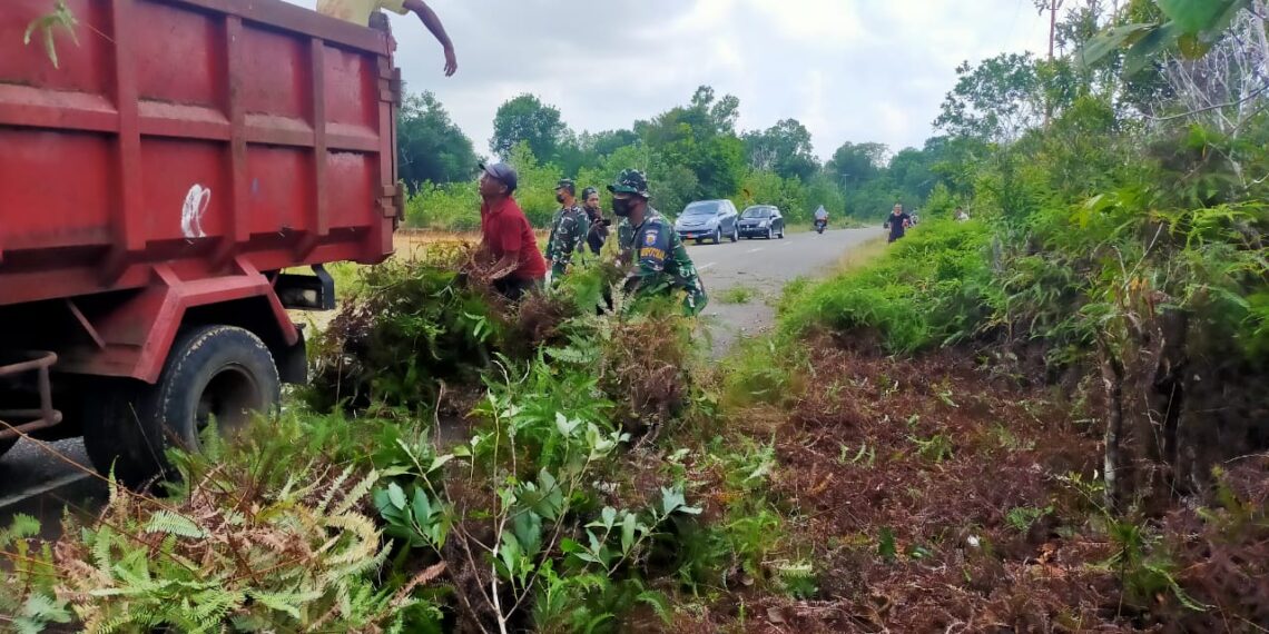 Demi Bersihnya Lingkungan Babinpotmar Goro Bersama Masyarakat KBN